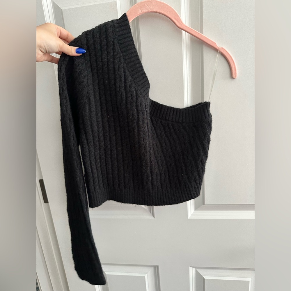 Black Ribbed One-Shoulder Top - Picture 3 of 9